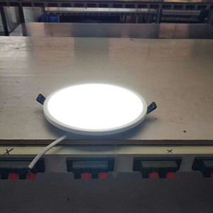 简约超薄圆形面板灯