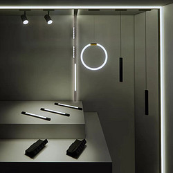 Edge-lit Smart Track Light