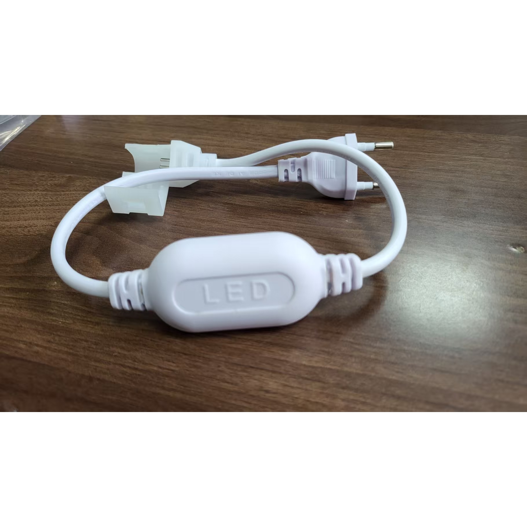 LED two-pin light strip plug connector