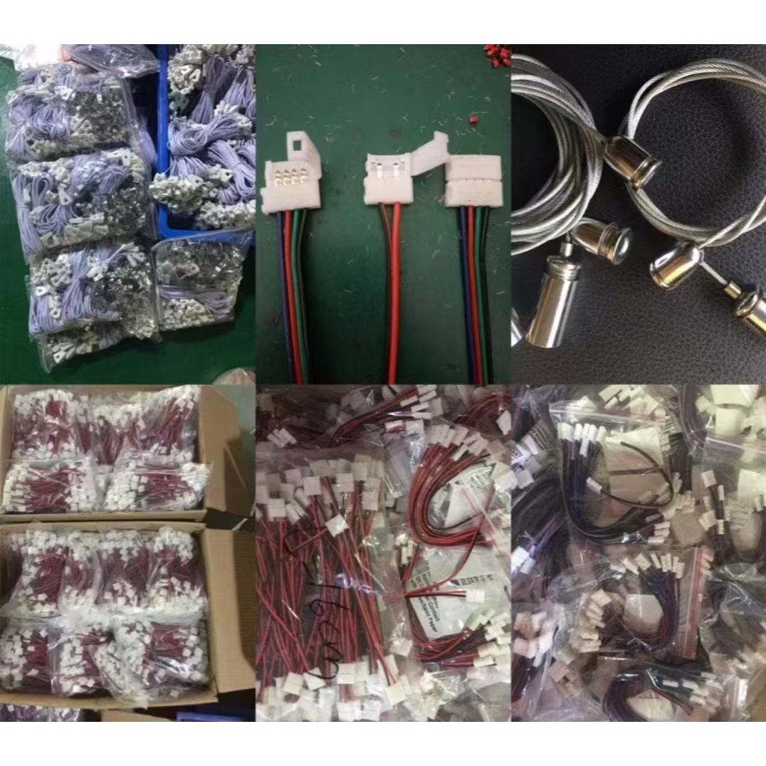 LED low-voltage SMD strip light with solder-free connector