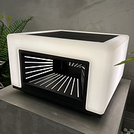 Black and white outdoor courtyard lamp