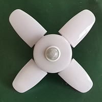 创意螺口变形折叠四叶灯泡