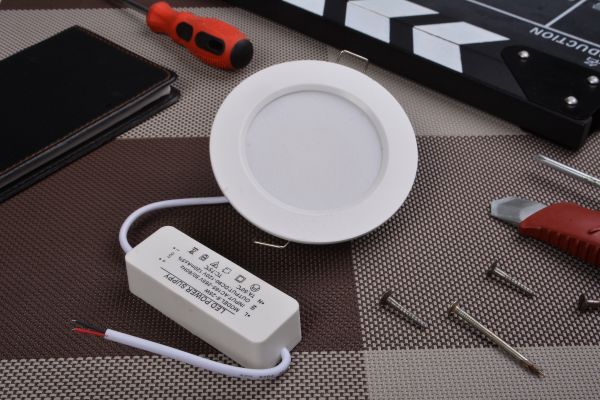 White Simple Embedded Downlight Creates a Fresh and Bright Space