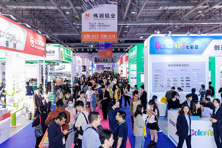 优化升级・精准配对・亿级流量｜第34届古镇灯博会3月18日焕新启幕