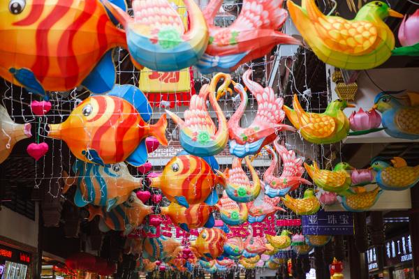 What cultural and artistic elements inspire the design of craft lamps?