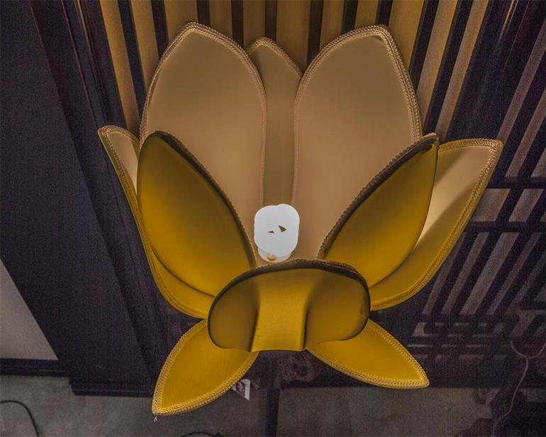 落地灯
