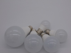 塑包铝特价LED球泡