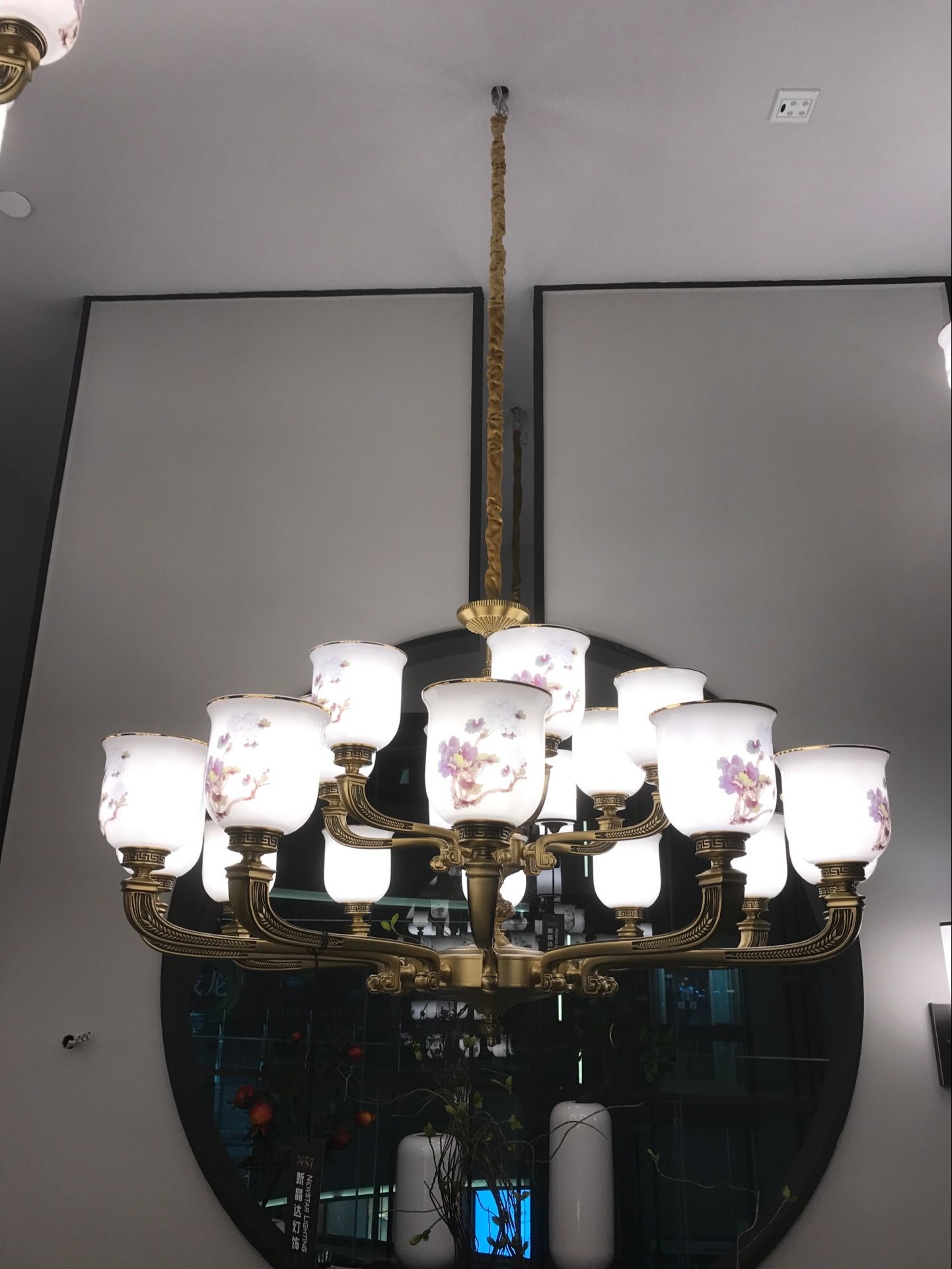 云和居中式典雅吊灯28012-6