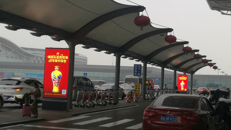 隨著市場的需求雙面LED廣告機橫空出世