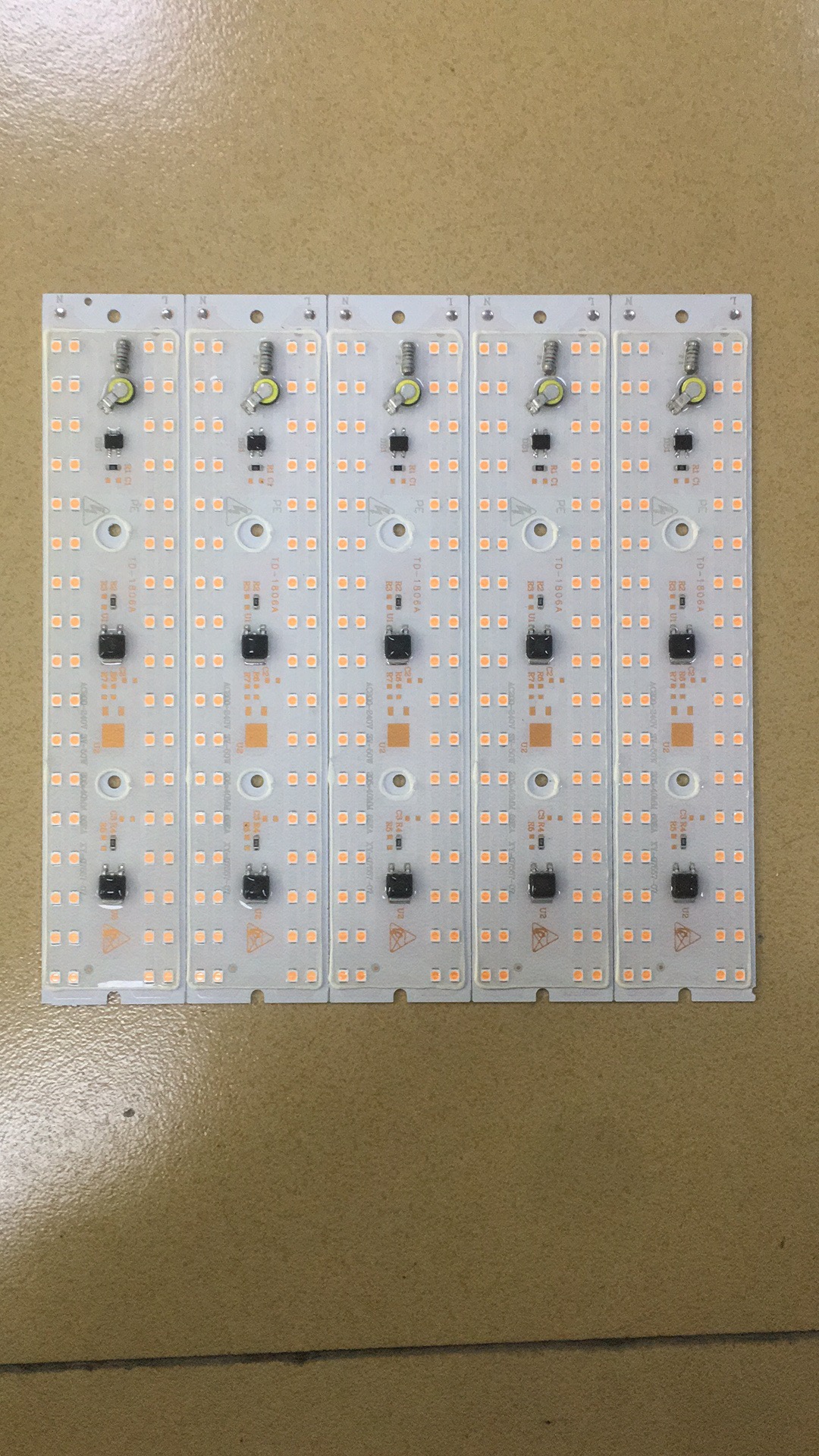 碘钨灯光源板