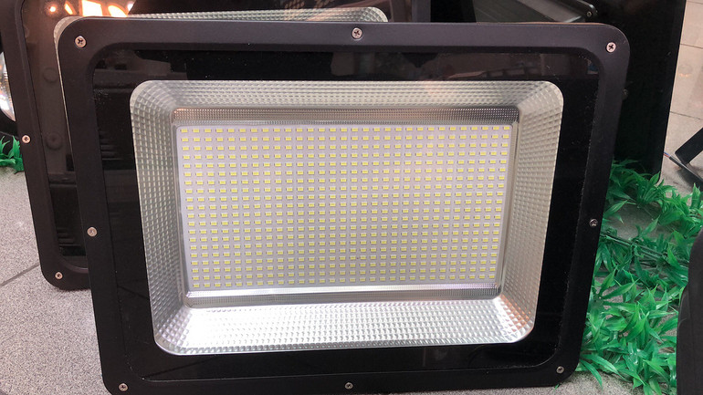 老款背包投光灯