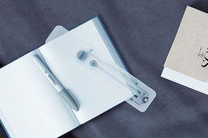 輕盈靈巧的書簽燈