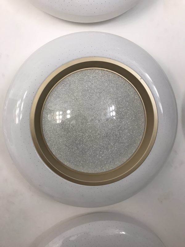 圆形亮闪款金色内边吸顶灯