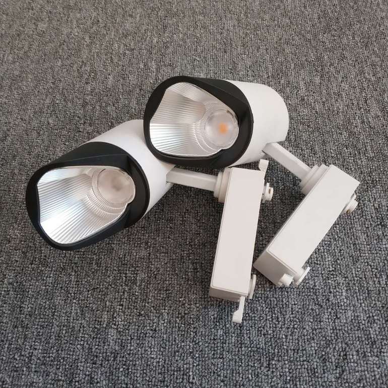 现代简约升级款白色轨道灯