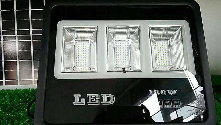 130W LED SMD太阳能投光灯