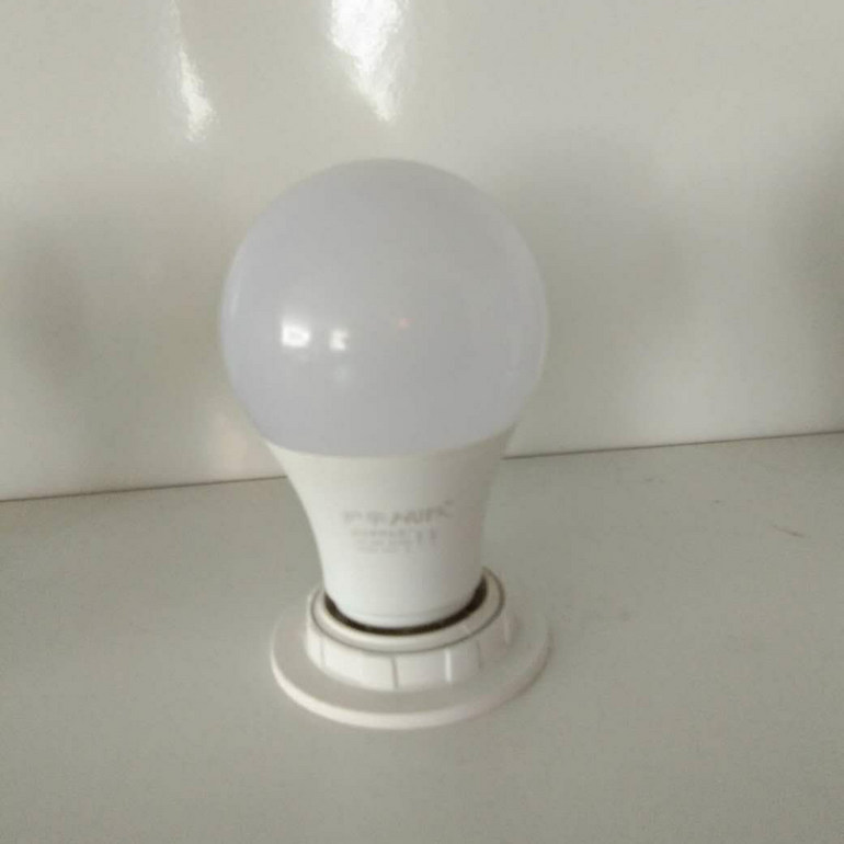 小白款系列LED球泡灯