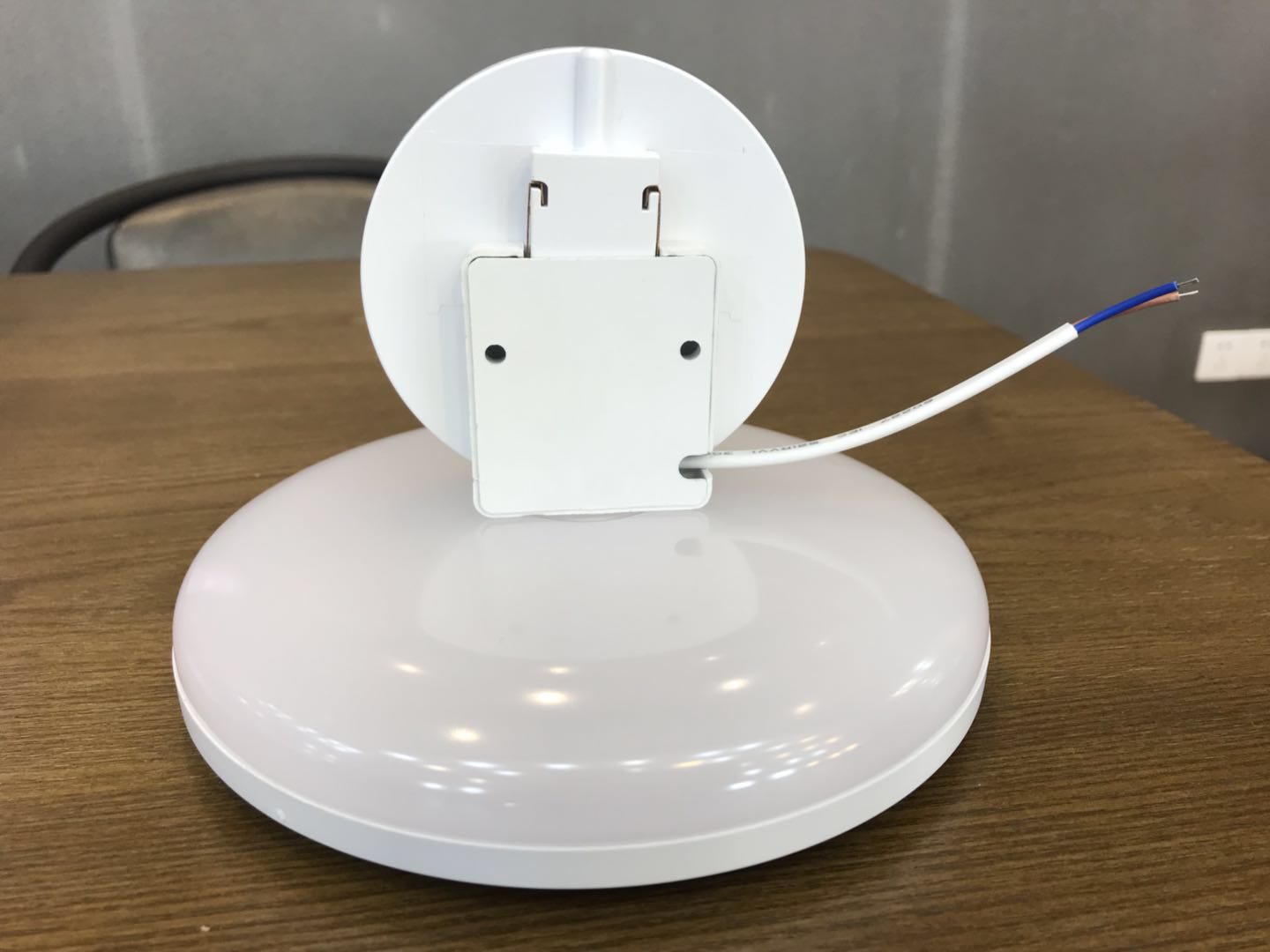 工程家用照明LED新型碟板灯明装面板灯超亮超薄吸顶灯圆型筒灯9W