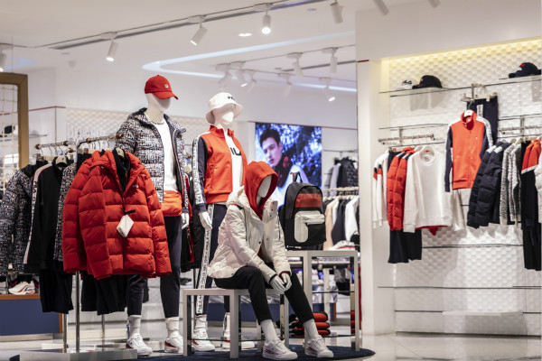 服裝店明裝射燈是什么 有什么樣的特點