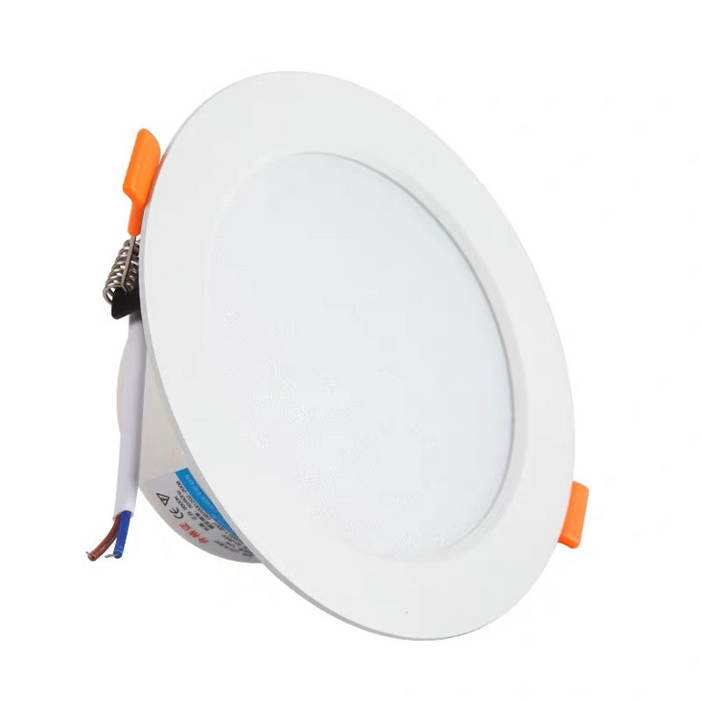 铂盈纯白简约客厅筒灯