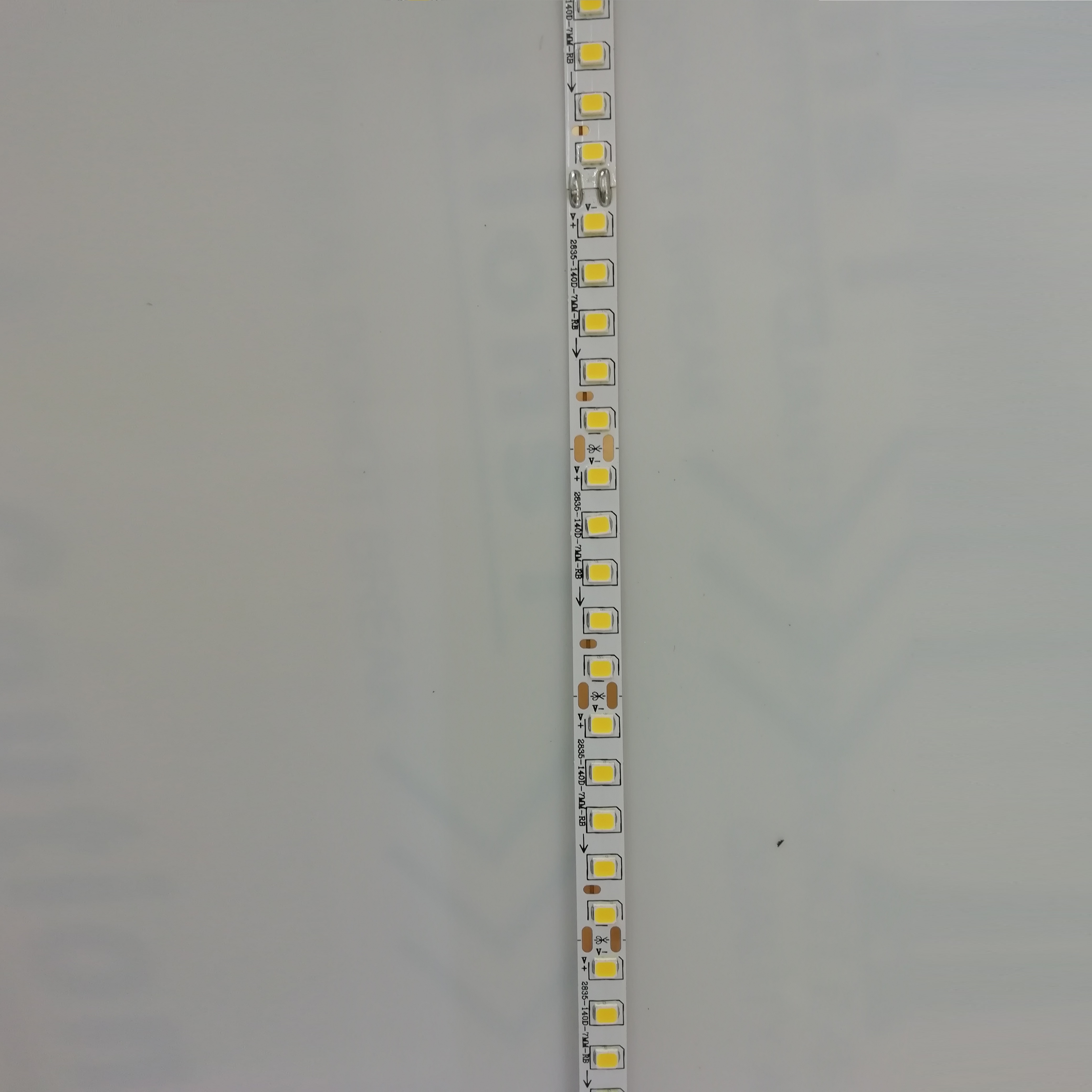 140灯恒流暖光灯带
