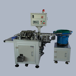 自動散裝元件成型機