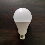 现代简约led球灯泡