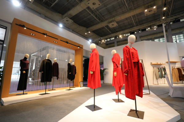 服裝店射燈廠家的定制服務值得選擇