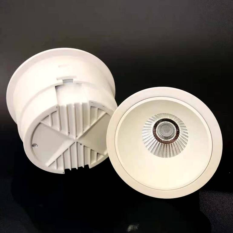 东暄简约白色筒灯