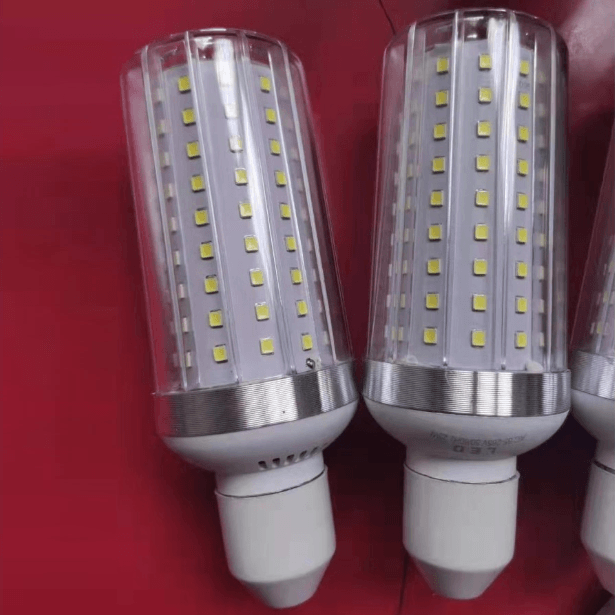 捷亮简约白色过道玉米球泡灯