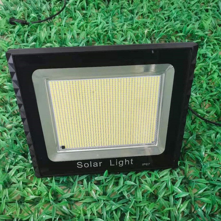 绿播太阳能IP67家用户外LED投光灯