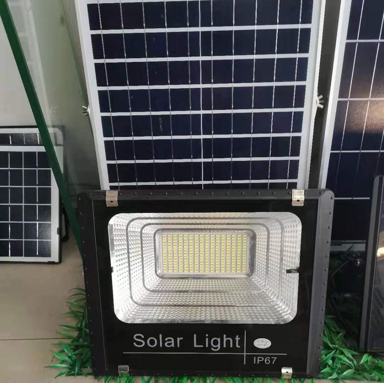 绿播IP67防水太阳能户外高亮投光灯