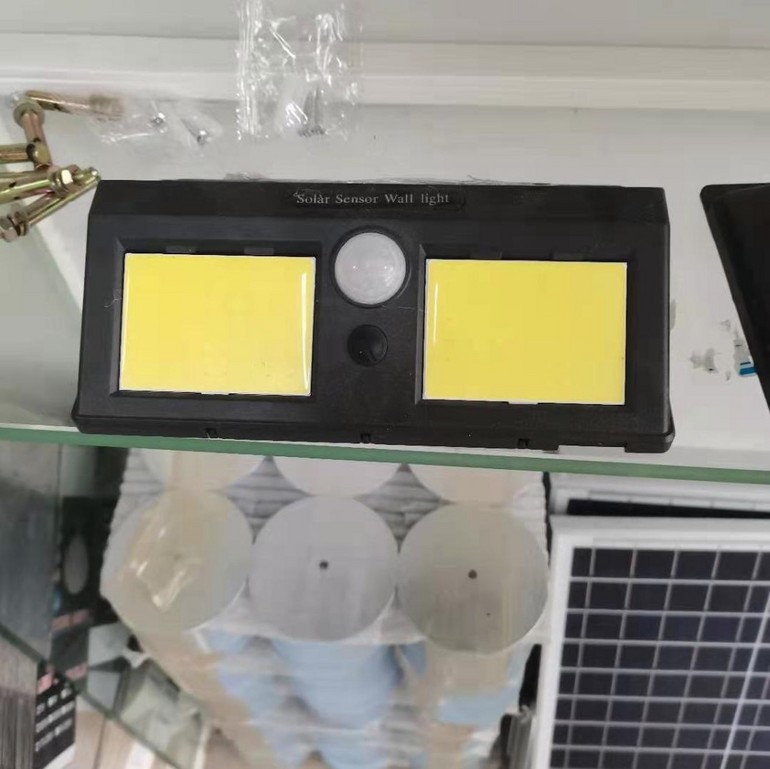 太阳能传感器壁灯
