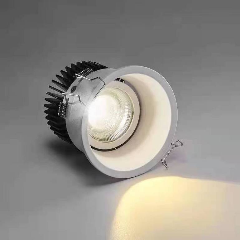 家用客厅卧室浴室LED嵌入式防眩目高亮筒灯