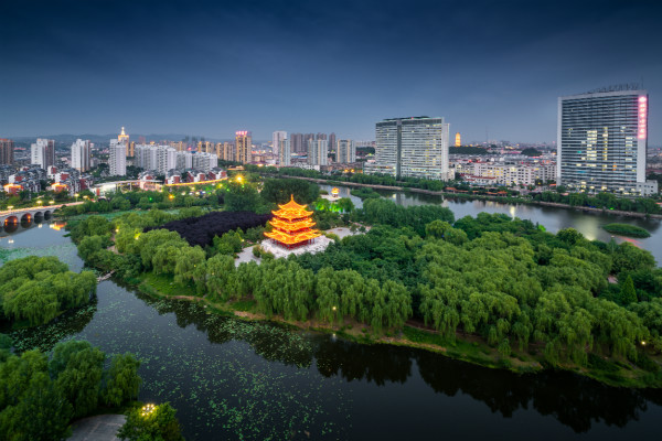 方形景觀燈為設(shè)計風(fēng)格提供了哪些幫助