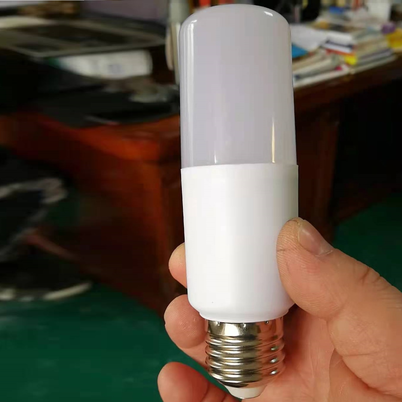 家用室内高亮LED柱形球泡灯