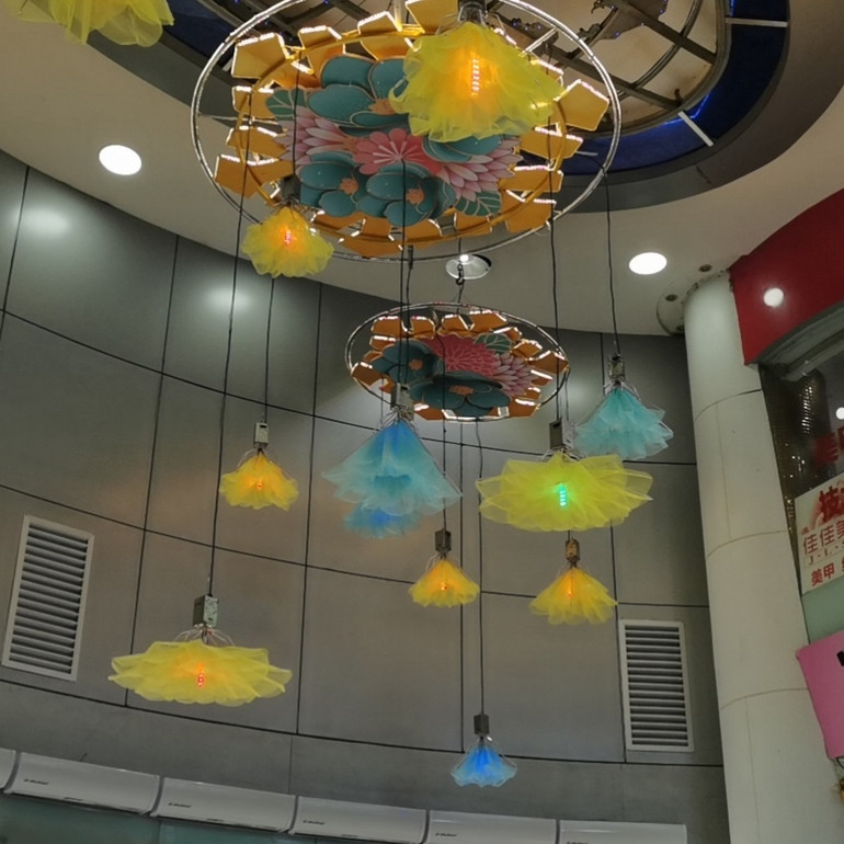 商场花朵装饰吊灯