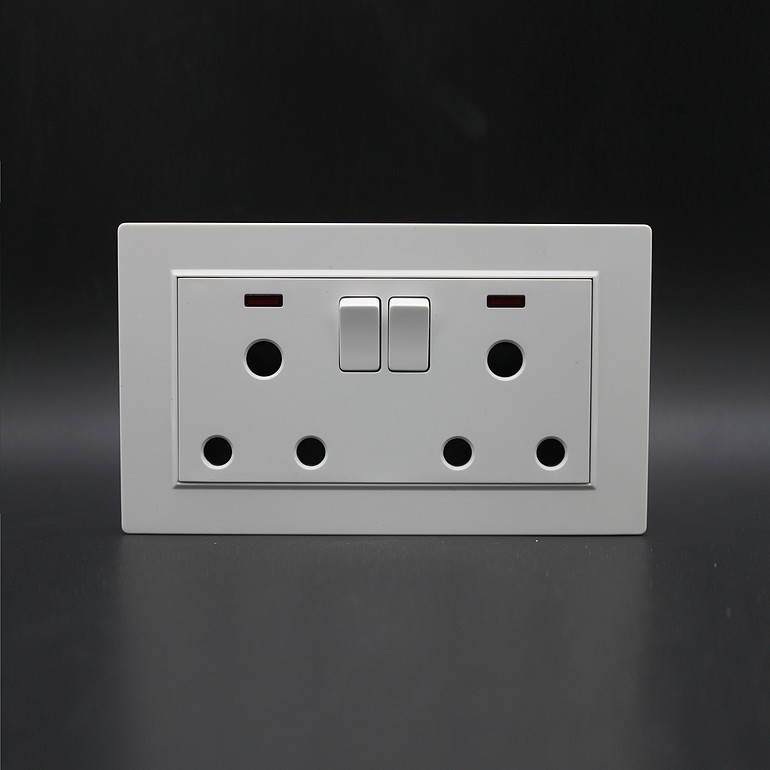 外贸出口开关插座带开关指示灯