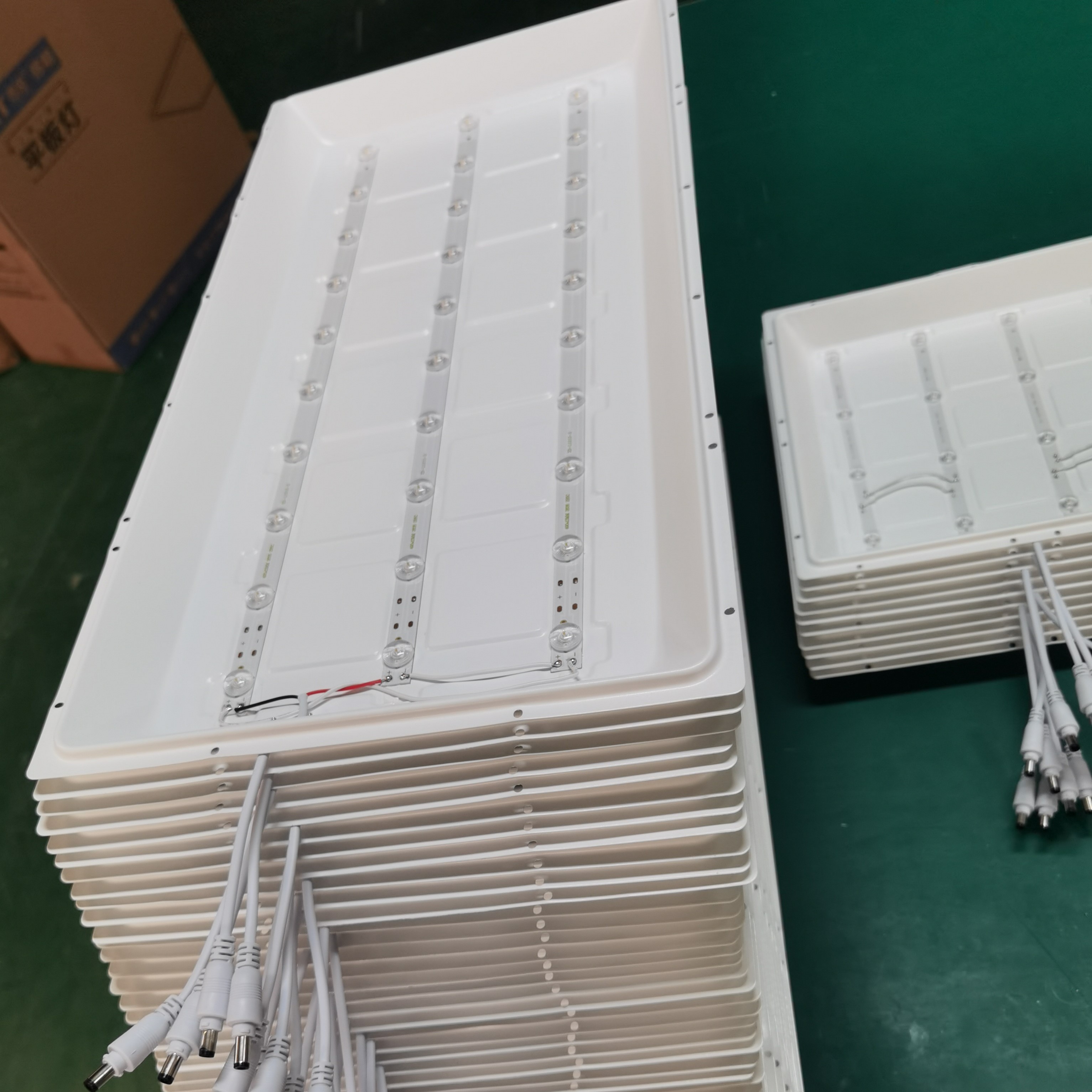 集成吊顶厨房卫生间超薄嵌入式LED平板灯