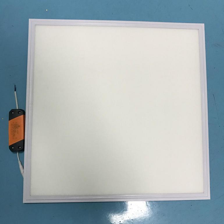 客厅简约方形平板灯