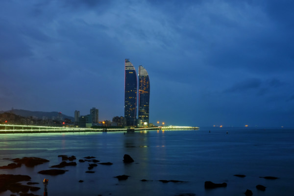 廠家直銷的地埋洗墻燈有什么特點(diǎn)