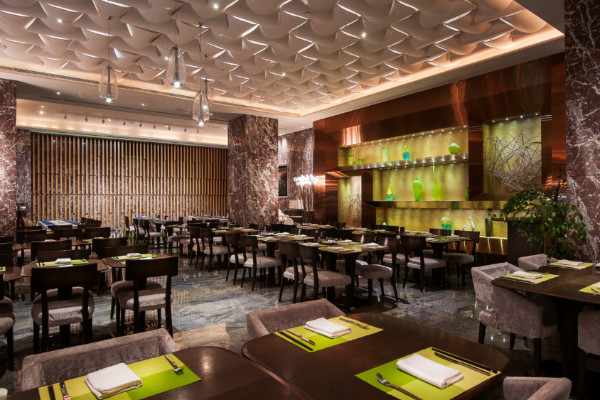 將水晶餐吊燈安裝在酒店餐廳怎么樣