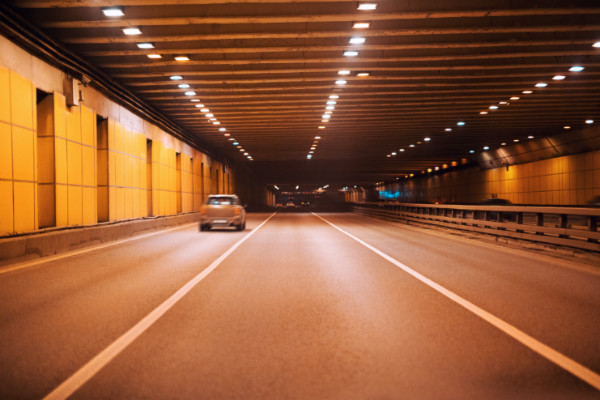 道路建設(shè)時(shí)如何采購(gòu)led隧道燈
