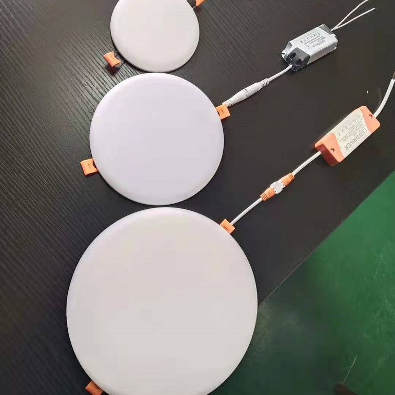 卧室简约高端面板灯