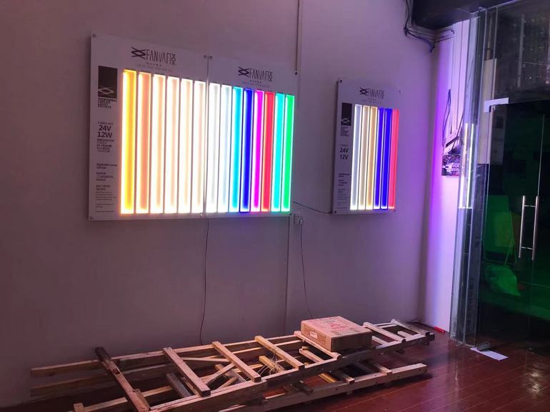 LED炫彩多色变换装饰过道户外灯条