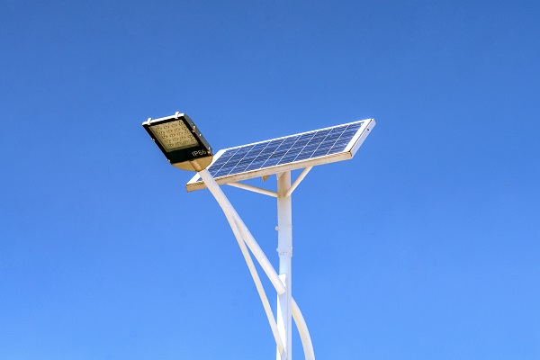 太阳能分体灯安装的距离及高度要求