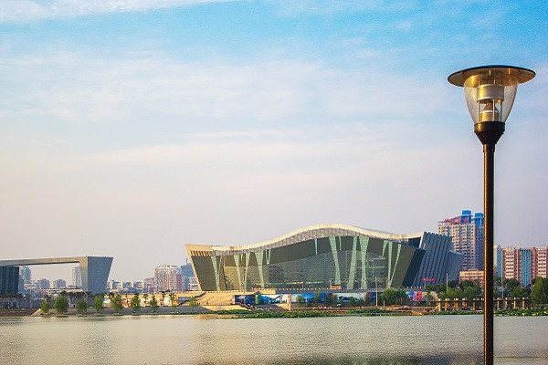 戶外感應(yīng)燈是什么樣子的燈具
