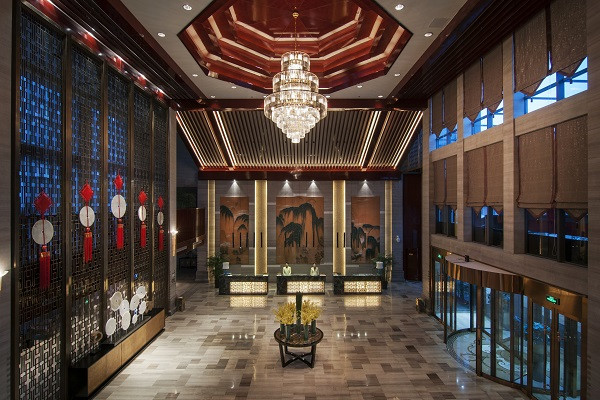 酒店大廳水晶燈價(jià)格貴不貴 是不是很高