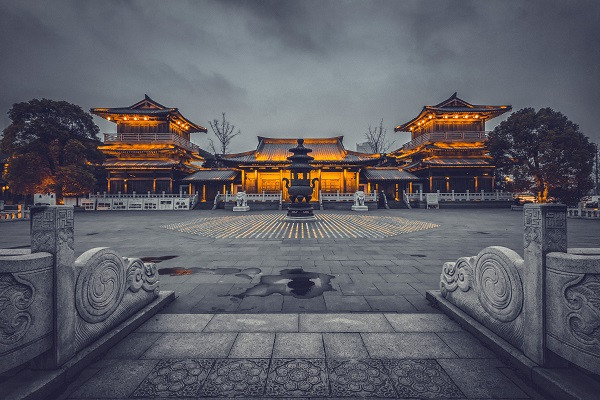 方形地埋燈的市場(chǎng)價(jià)格是否高昂