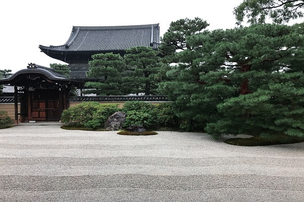 庭院草坪燈與普通的庭院燈有什么區(qū)別
