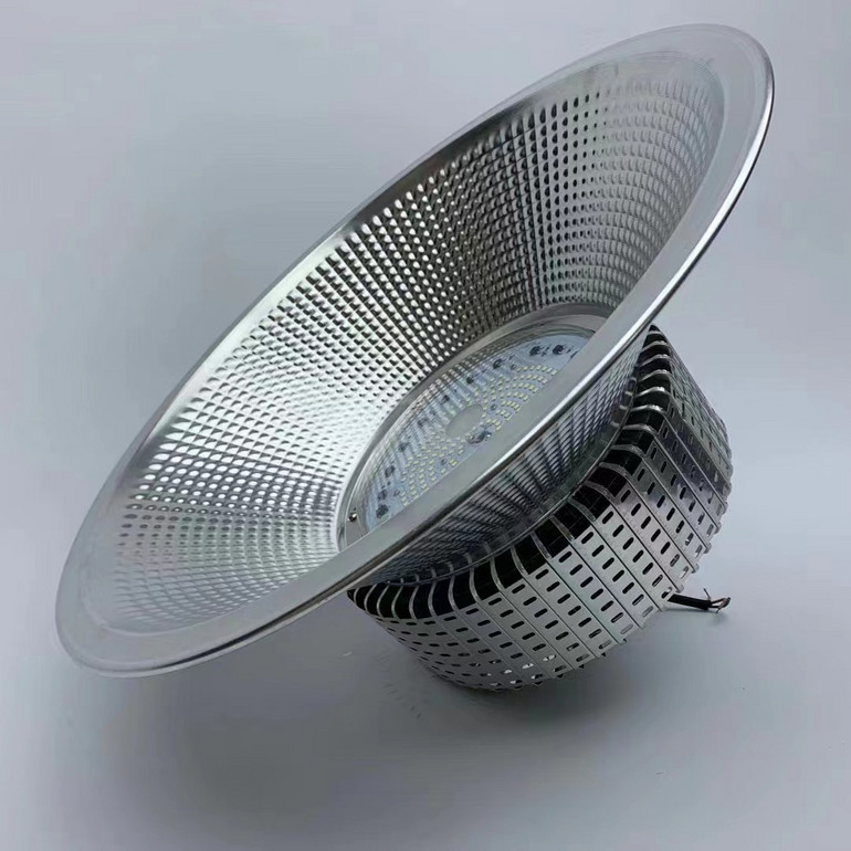 室外LED体育场高光效鱼鳍款泛光灯